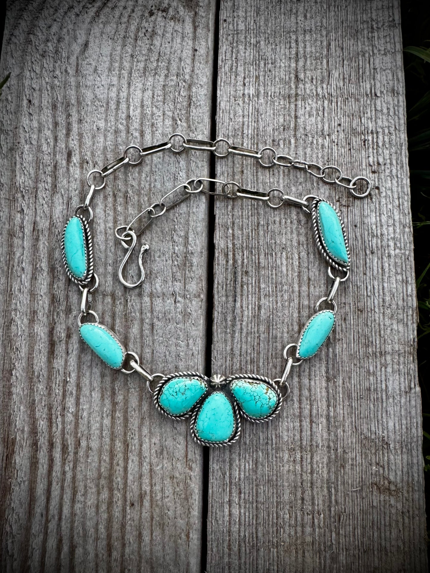 Mine Number 8 Petal Choker Necklace