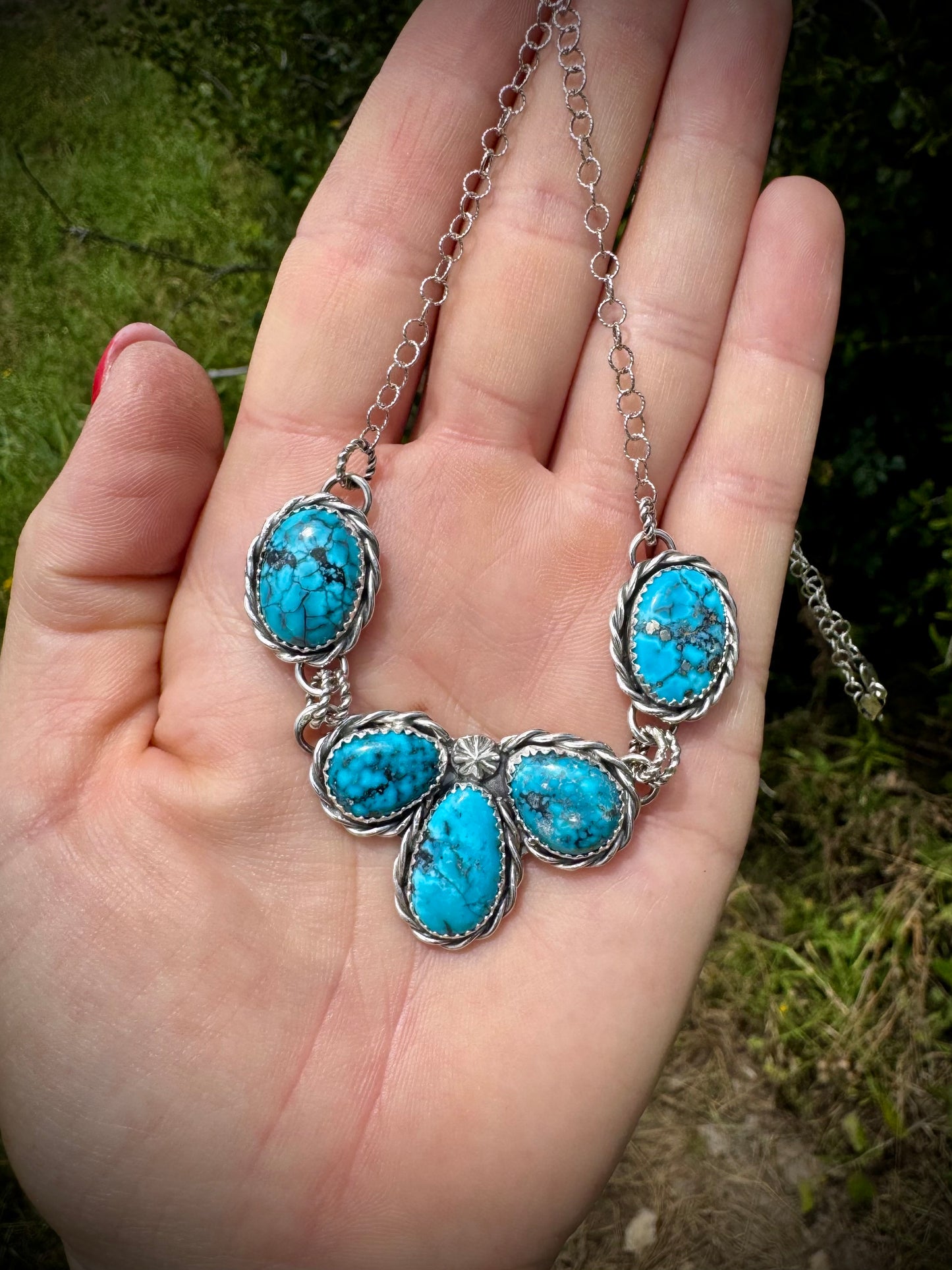 Stella Blue Dainty Cluster Necklace